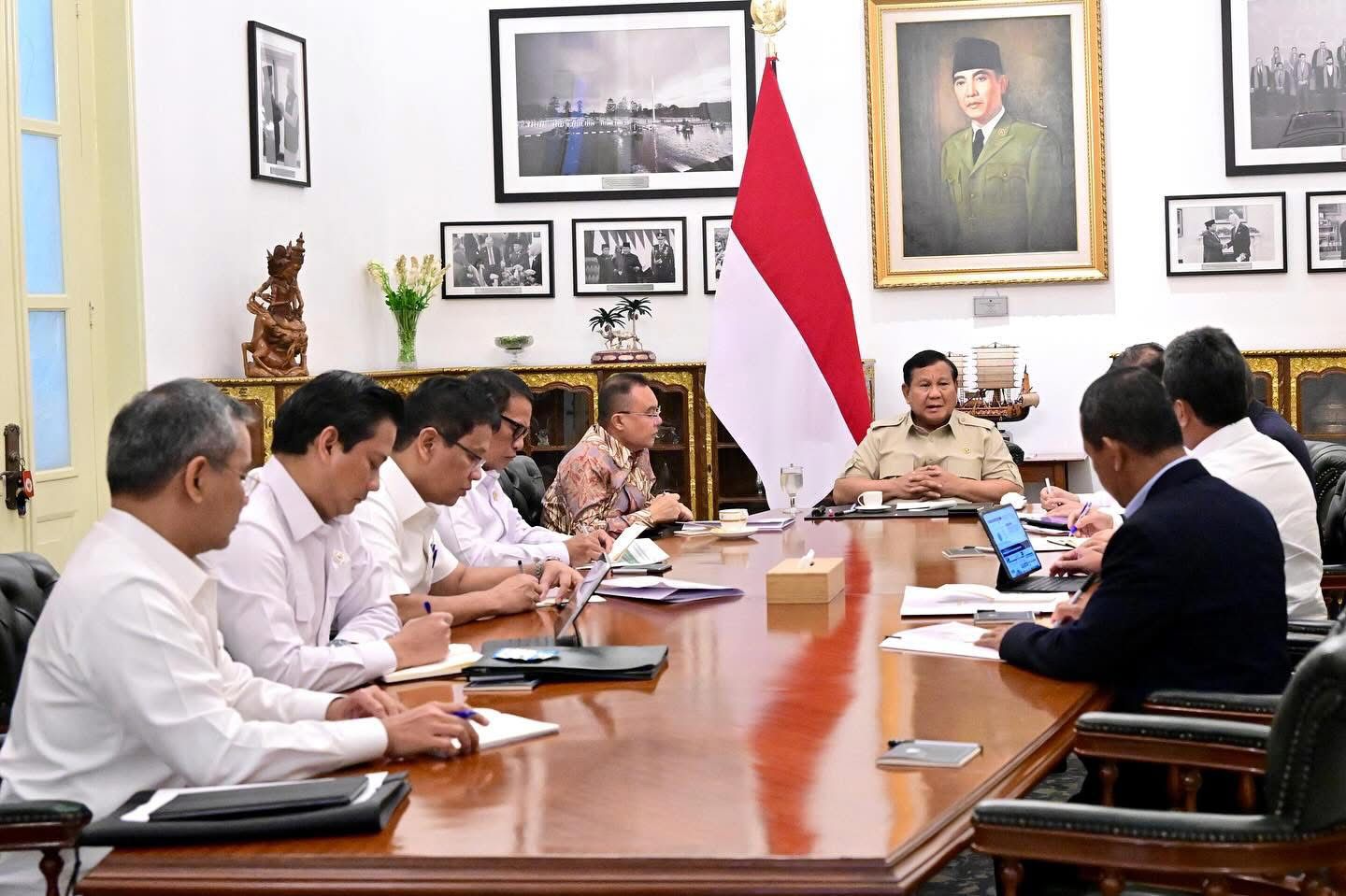 Presiden Prabowo dan Menko Polkam Sampaikan Arahan P... — nasional | BERNAS